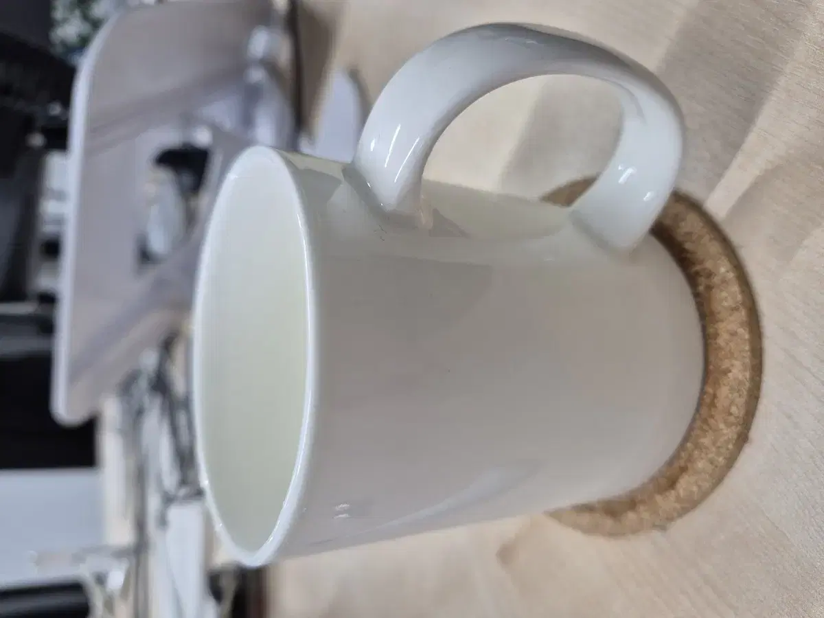 Simple White Mug Cup